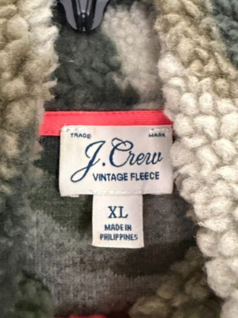 Soft vintage fleece body. Sherpa lining at collar. Camo pattern with neon orange - Picture 7 of 7